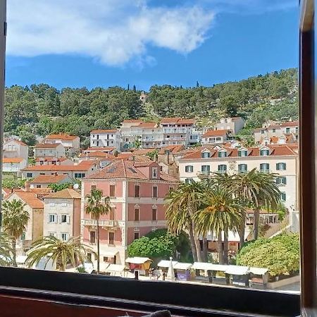 Apartment Lilly With Amazing City View 흐바르 외부 사진